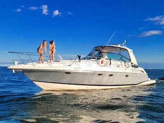 ¿Quieres organizar un evento INCREÍBLE? ¡Fiesta en un Formula Yacht de 52 pies en St. Catherines