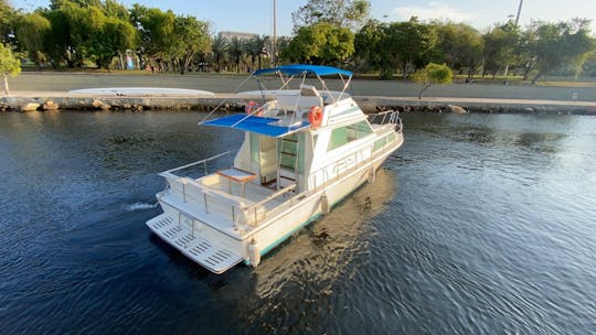 34ft Carbas Mar Retrô Speedboat Rental in Rio de Janeiro, Brazil