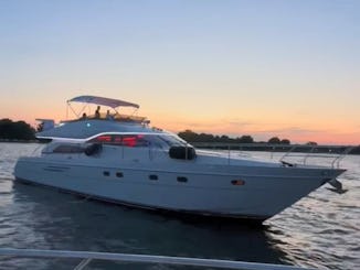 Yacht à moteur Viking Princess Flybridge de 68 pieds