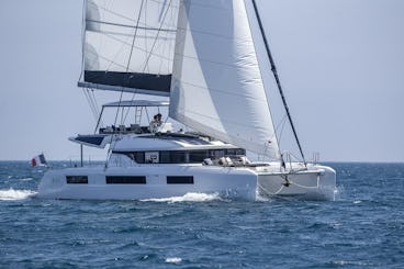 Croatia Catamaran 51 vem com 2 (SUP) — Equipamento de mergulho: máscara e nadadeiras