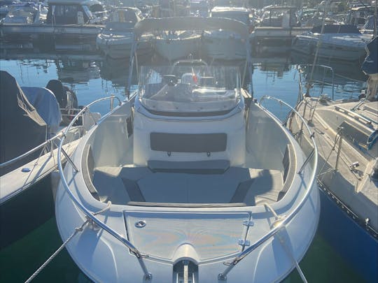 Sail on the french riviera with this magnificent Cap Camarat 7.5cc