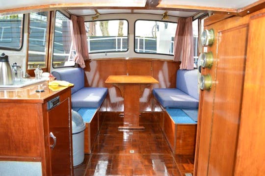 Palan C 950 (Kloek) ideal for family cruising on the dutch canals