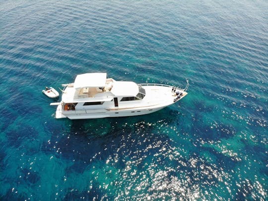 Louez un méga-yacht Ghibli Power de 70 pieds à Naples, en Italie