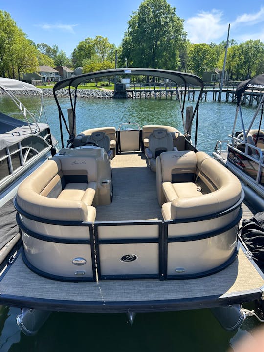 Barletta 22ft Pontoon for Cruising on Lake Norman - Gas Included