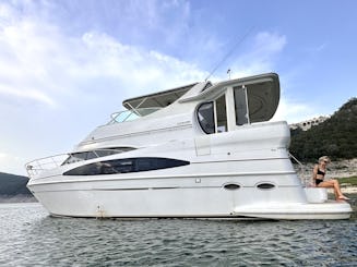 50ft Carver Dual Hardtop Motor Yacht - All Inclusive