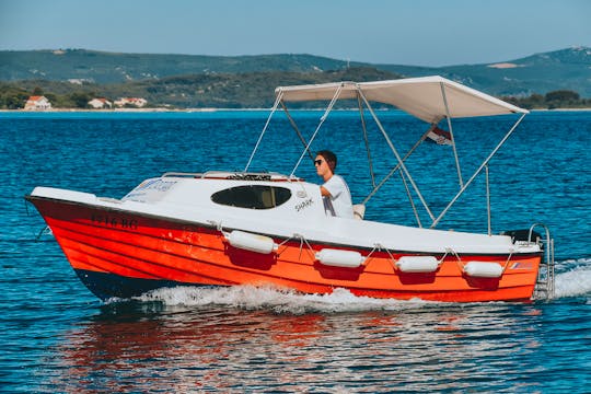 Adria 500 with 10 hp outboard motor in Sveti Filip i Jakov