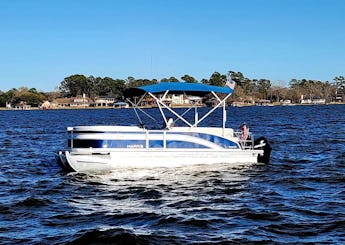 Harris Tritoon for 13 people on Lake Conroe in Montgomery Texas