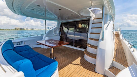 Cruise Miami: 80' Sunseeker with Expert Captain.