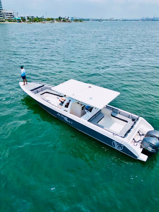 Santa Maria V Powerboat 42 ft for rent in Cartagena de Indias Colombia
