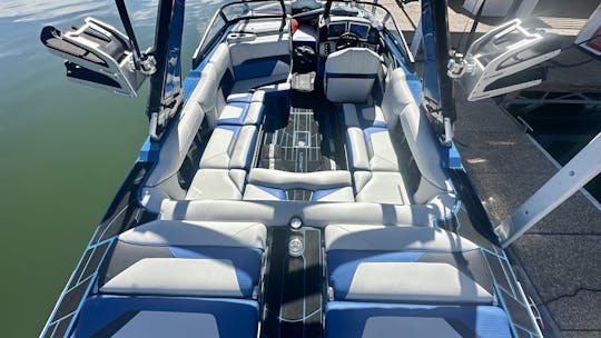 Best Wakesurf Boat Centurion RI230 (Cruising, Lessons, and More) 2hr Min.