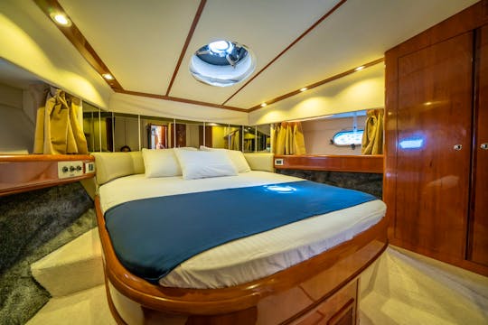 Fairline 59 luxury motor yacht with a capacity of 6 people in Gocek 