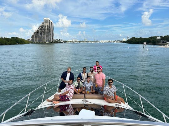 ENJOY MIAMI with 40ft AZIMUT!!!!