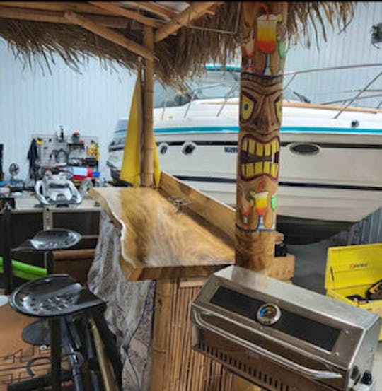 Tiki Party Yacht. Up to 16 people. 26' Hawaiian decorated Pontoon w/ Bar and BBQ