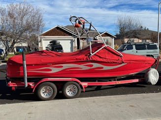 Open Bow 22ft Centurion Surf/Wakeboard Boat