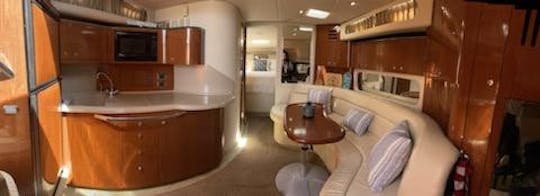  Bienvenido a bordo, embarque en nuestro chárter de 38 pies, relájese y disfrute de Sunsets Cruises.