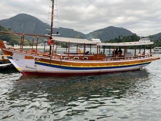 Alquila esta goleta para 45 pasajeros en Ilha Grande, Río de Janeiro, Brasil