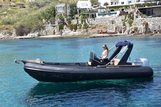 Reserve o Orizon RIB em Ornos, Mykonos! Alugue com ou sem um capitão!