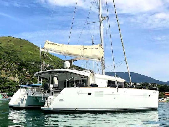 Alquiler de catamarán de vela Lagoon 450f en Angra dos Reis, Brasil