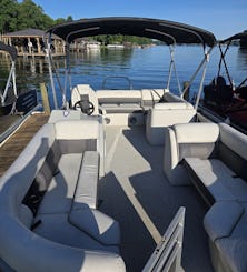 Harris Cuiser Tritoon | 150HP | Rear Lounge | Smooth Ride | Seats 10