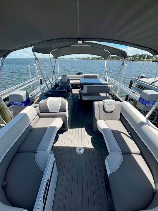 Sunset Cruise in Fort Pierce onboard 27ft Avalon Catalina Entertainer 