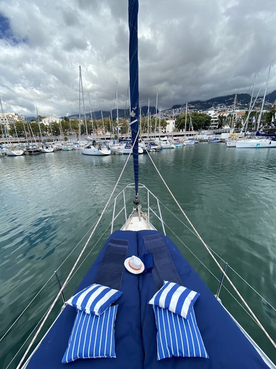 Aluguer privado de iate à vela de luxo na Ilha da Madeira