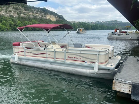 ¡Pontón Parti Kraft en el lago Austin!