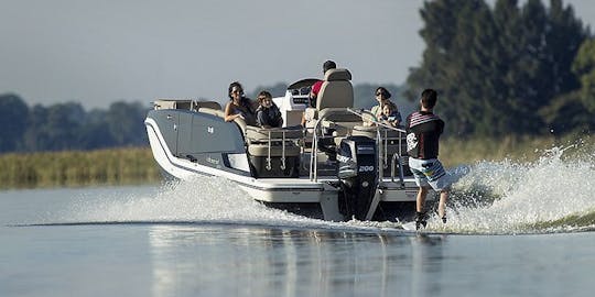 Lake Mohave: Luxury Pontoon Boat for charter! Good for up to 15 people! GB03