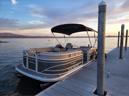 Suntracker Party Barge 20 DLX Pontoon