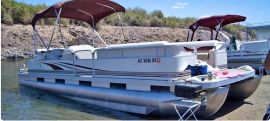 24ft long Pontoon party boat on Lake pleasant 