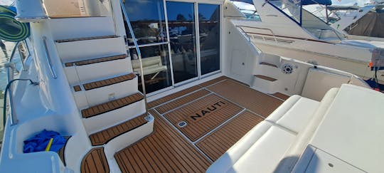 flybridge Sea Ray 46 pés 