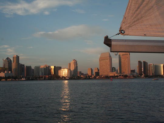Navegação privada ao pôr do sol na Baía de San Diego