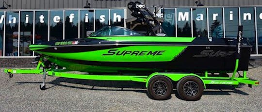 Supreme Wake / Surf Boat 