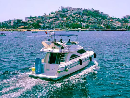 Luxury Maxum 48 ft Yacht in Acapulco de Juárez, Guerrero