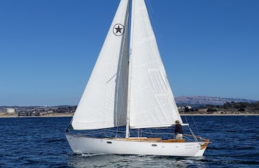 24ft Sailboat Rental in Monterey