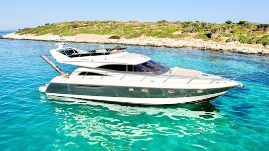 Alquiler de yates a motor Flybridge de lujo en Mugla