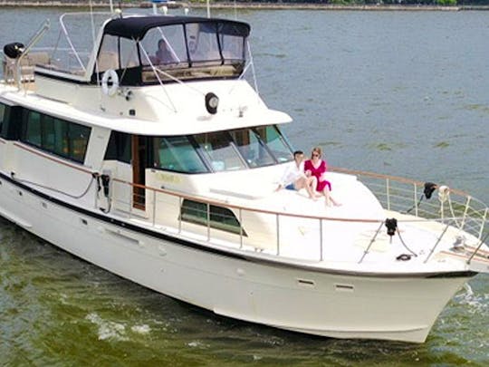 60ft Hatteras Luxury Motor Yacht in NY Harbor - USCG Inspected