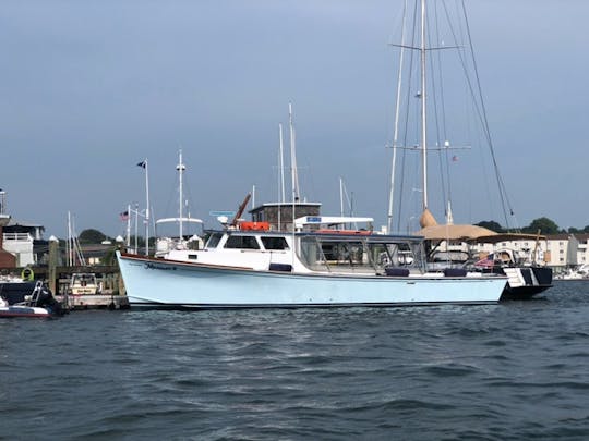 Ocean Oasis : le yacht de fête de 51 pieds de Newport pour des soirées côtières inoubliables !