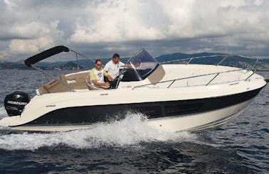 Quicksilver Activ 805 Sundeck for Comfort in Illes Balears