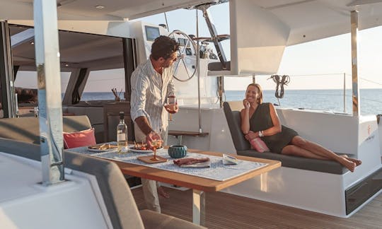 Luxury Catamaran Fountaine Pajot Isla 40