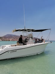 Seawind 22 ft, the best motorboat for your summer getaway.