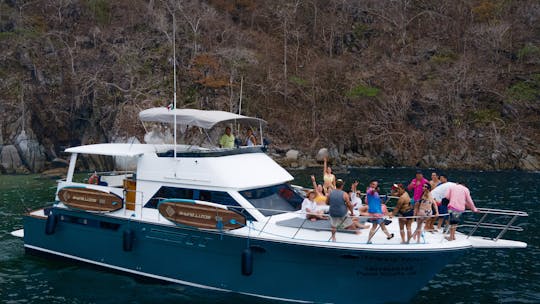 HAPPY HOUR | Amazing Carver 50ft Yacht, the best summer getaway ever at PV.