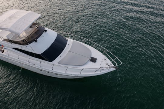 ODYSSEY - YACHT À MOTEUR AZIMUT DE 50 PIEDS POUR 13 PERSONNES - heures gratuites en semaine