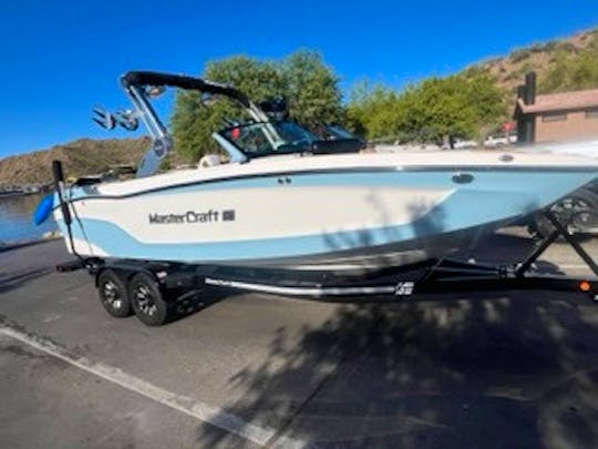 2023 Mastercraft XT 24 with captain Mike