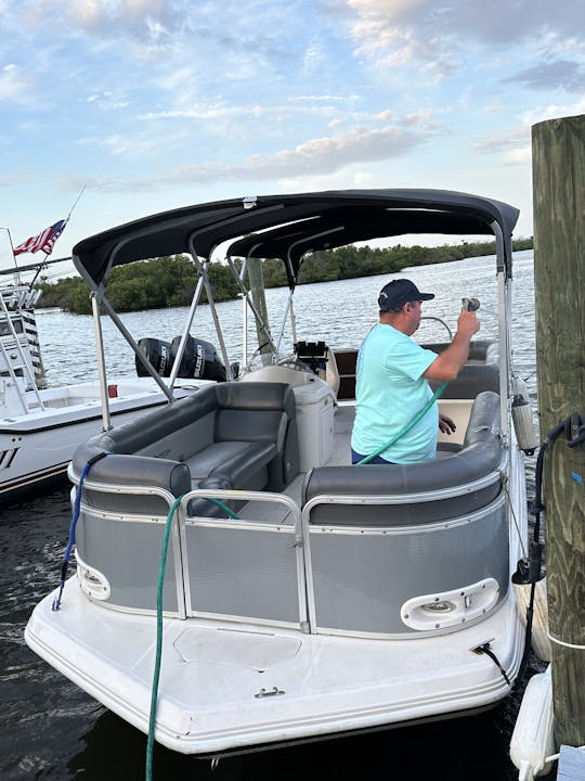 22ft Nice and Spacious Hurricane Pontoon Rental in Fort Myers, Florida