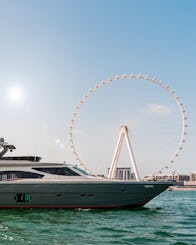 Lujoso yate de 88 pies con capacidad para 50 huéspedes en Dubai Marina