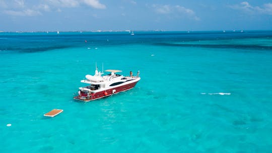 VIVE | Awesome Dyna Craft 79 ft Yacht for a Memorable life moment at Cancun.