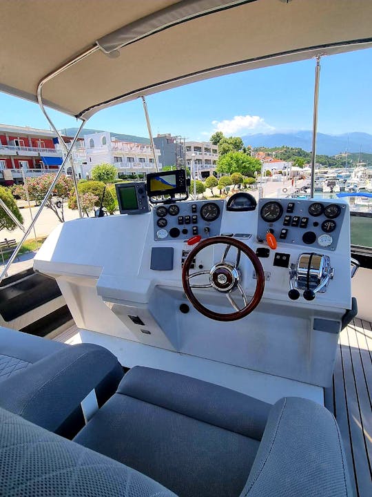 118ft Carver 356 Aft Cabin Motor Yacht