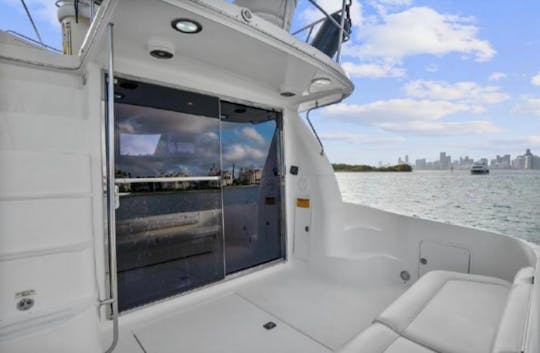 SeaRay de 60 minutes à Miami, une journée parfaite sur l'eau pour 13 personnes
