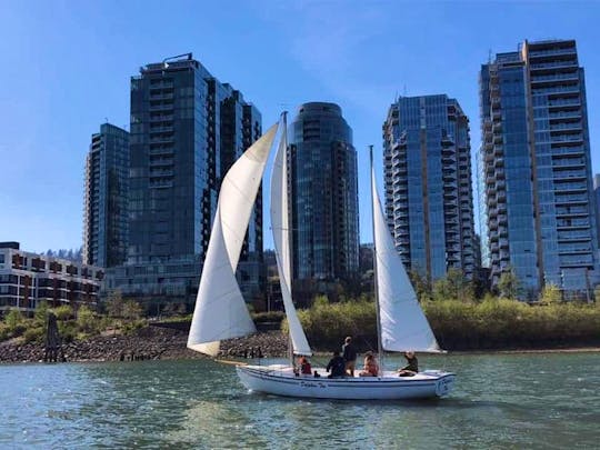 Open 29' daysailor for up to 12 friends in Portland, Oregon
