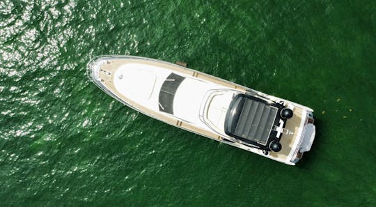 ¡Disfrute de Miami en el lujoso Azimut de 70 pies!